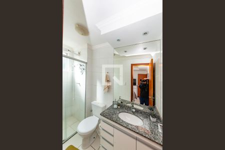 Apartamento à venda com 120m², 4 quartos e 2 vagas Apartamento à venda com 120m², 4 quartos e 2 vagasBanheiro da Suíte