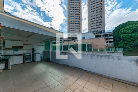 Apartamento à venda com 120m², 4 quartos e 2 vagas Apartamento à venda com 120m², 4 quartos e 2 vagasÁrea de Serviço