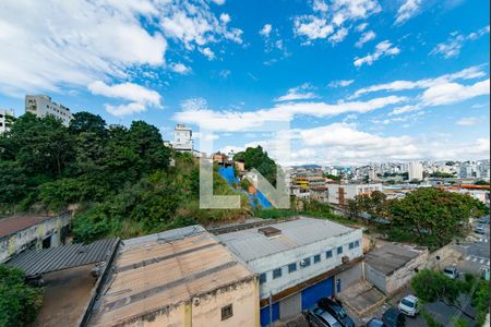 Apartamento à venda com 120m², 4 quartos e 2 vagas Apartamento à venda com 120m², 4 quartos e 2 vagasÁrea de Serviço