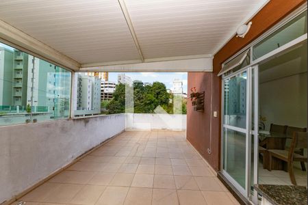 Apartamento à venda com 120m², 4 quartos e 2 vagas Apartamento à venda com 120m², 4 quartos e 2 vagasÁrea de Serviço