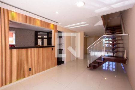 Sala de casa de condomínio à venda com 3 quartos, 120m² em Camboinhas, Niterói