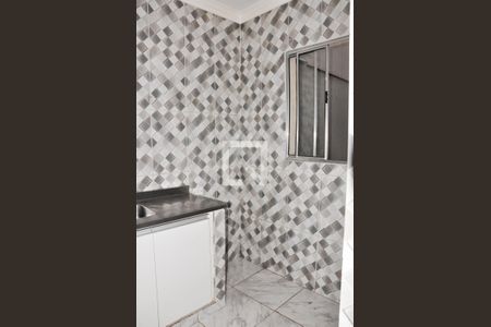 Cozinha de casa para alugar com 1 quarto, 150m² em Vila Marina, São Paulo