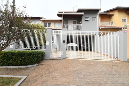 Fachada de casa à venda com 3 quartos, 260m² em Parque das Flores, Campinas