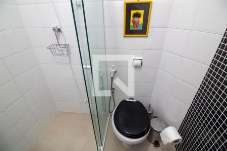 Banheiro de kitnet/studio para alugar com 1 quarto, 29m² em Campo Belo, São Paulo