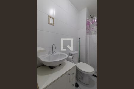 Banheiro de casa de condomínio à venda com 2 quartos, 37m² em Jardim Norma, São Paulo