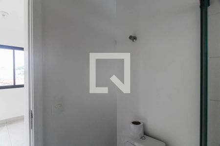 Banheiro de kitnet/studio à venda com 1 quarto, 37m² em Vila Ivone, São Paulo