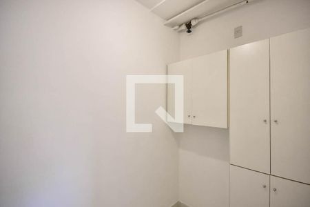 Quarto de Serviço de apartamento à venda com 3 quartos, 206m² em Jardim Panorama, São Paulo