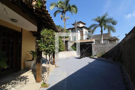 Casa de condomínio à venda com 160m², 3 quartos e 3 vagasGaragem
