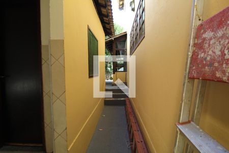 Casa de condomínio à venda com 160m², 3 quartos e 3 vagasCorredor