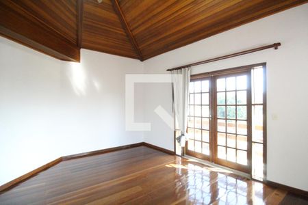 Casa de condomínio à venda com 160m², 3 quartos e 3 vagasSuíte