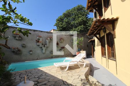 Casa de condomínio à venda com 160m², 3 quartos e 3 vagasÁrea comum - Piscina