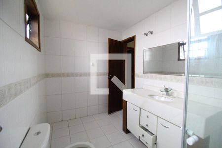 Casa de condomínio à venda com 160m², 3 quartos e 3 vagasBanheiro social