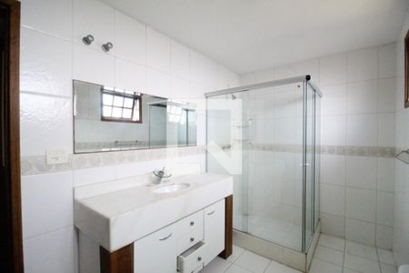 Casa de condomínio à venda com 160m², 3 quartos e 3 vagasBanheiro social