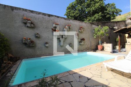 Casa de condomínio à venda com 160m², 3 quartos e 3 vagasÁrea comum - Piscina