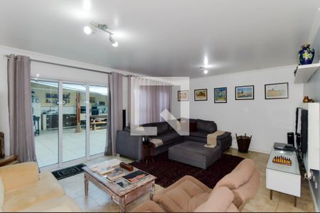 Sala de casa à venda com 3 quartos, 380m² em Jardim Santa Mena, Guarulhos