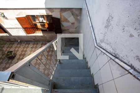 Casa para alugar com 210m², 4 quartos e 2 vagasEscada