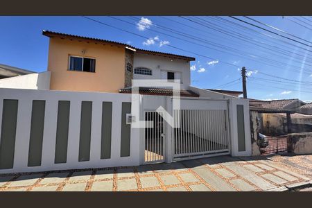 Fachada de casa à venda com 5 quartos, 320m² em Jardim Proenca I, Campinas