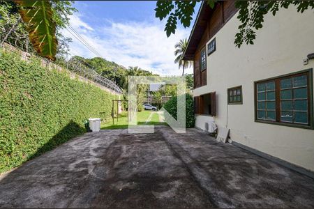 Casa à venda com 4 quartos, 197m² em Pendotiba, Niterói