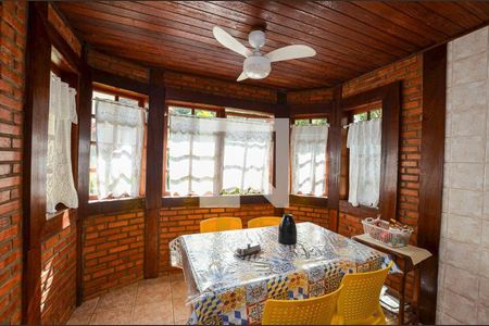 Casa à venda com 4 quartos, 197m² em Pendotiba, Niterói