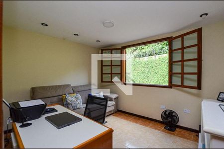Casa à venda com 4 quartos, 197m² em Pendotiba, Niterói