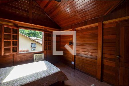 Casa à venda com 4 quartos, 197m² em Pendotiba, Niterói
