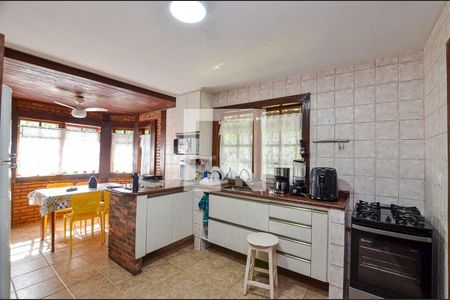 Casa à venda com 4 quartos, 197m² em Pendotiba, Niterói