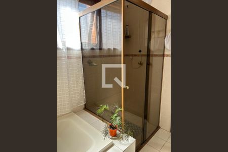 Banheiro 4 de casa de condomínio para alugar com 4 quartos, 560m² em Alphaville, Santana de Parnaíba