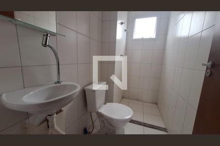 Banheiro de apartamento para alugar com 2 quartos, 48m² em Jardim Casa Branca, Suzano