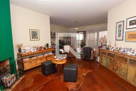 Sala de apartamento à venda com 4 quartos, 213m² em Vila Suzana, São Paulo