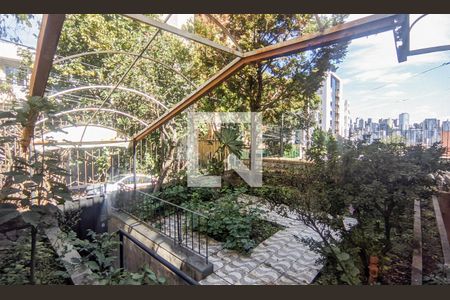 Varanda de casa à venda com 7 quartos, 350m² em Santo Antônio, Belo Horizonte