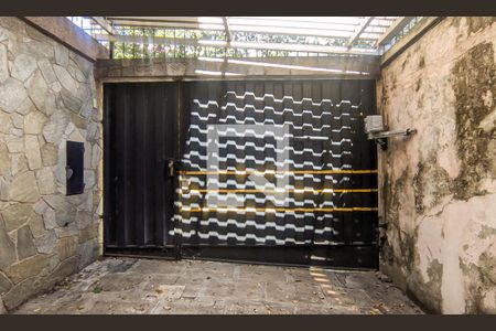 Garagem de casa à venda com 7 quartos, 350m² em Santo Antônio, Belo Horizonte