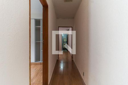 Corredor de casa para alugar com 3 quartos, 120m² em Jardim Santos Dumont Ii, Mogi das Cruzes