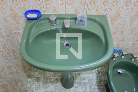 Casa à venda com 126m², 3 quartos e 2 vagasBanheiro social