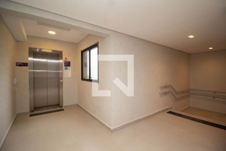 Apartamento para alugar com 36m², 2 quartos e sem vaga Apartamento para alugar com 36m², 2 quartos e sem vagaHall social - Elevadores