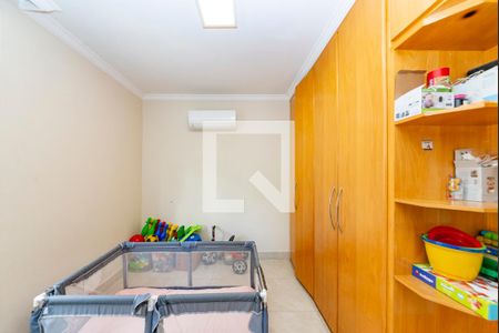 Apartamento à venda com 142m², 4 quartos e 2 vagasQuarto 2