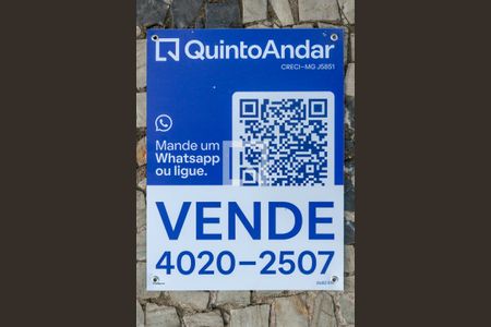 Apartamento à venda com 142m², 4 quartos e 2 vagasPlaquinha



Placa de vende instalada na fachada do prédio (DUXZ-514)