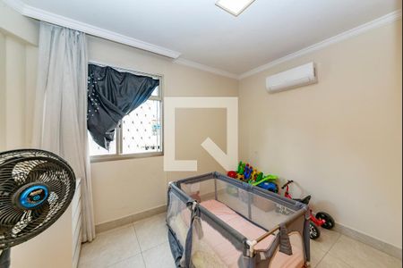 Apartamento à venda com 142m², 4 quartos e 2 vagasQuarto 2