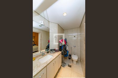 Apartamento à venda com 142m², 4 quartos e 2 vagasBanheiro da Suíte