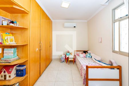 Apartamento à venda com 142m², 4 quartos e 2 vagasQuarto 1