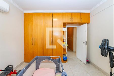 Apartamento à venda com 142m², 4 quartos e 2 vagasQuarto 2