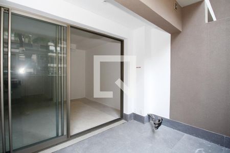 Varanda de kitnet/studio à venda com 1 quarto, 30m² em Cerqueira César, São Paulo