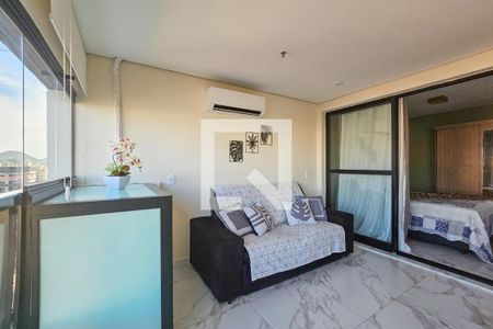 Sala de apartamento para alugar com 1 quarto, 41m² em Parque Enseada, Guarujá