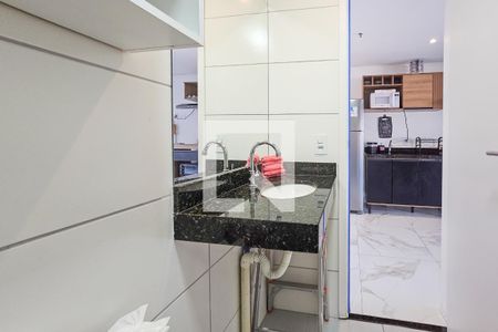 Banheiro de apartamento para alugar com 1 quarto, 41m² em Parque Enseada, Guarujá