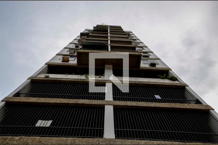 Apartamento à venda com 59m², 2 quartos e 1 vaga Apartamento à venda com 59m², 2 quartos e 1 vagaFachada