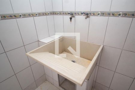Área de Serviço de casa à venda com 3 quartos, 130m² em Parque Maria Domitila, São Paulo