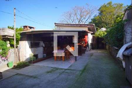 Quintal de casa à venda com 2 quartos, 120m² em Bom Jesus, Porto Alegre