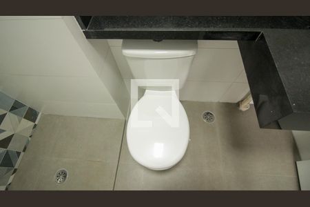 Banheiro de apartamento para alugar com 2 quartos, 34m² em Vila Tolstoi, São Paulo