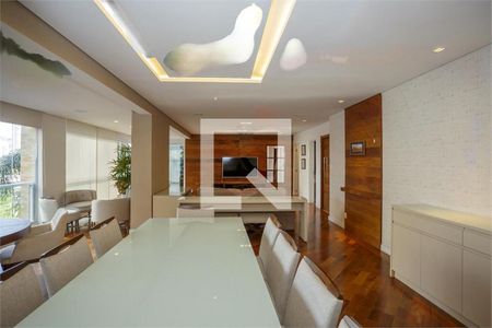 Apartamento à venda com 3 quartos, 240m² em Campo Belo, São Paulo