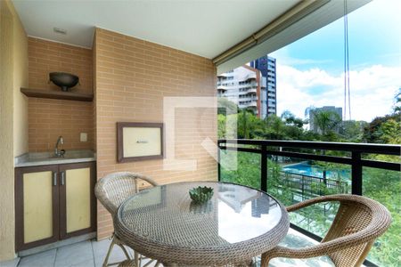 Apartamento à venda com 3 quartos, 191m² em Vila Suzana, São Paulo