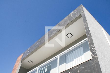 Fachada de casa de condomínio para alugar com 2 quartos, 80m² em Maracanã, Praia Grande
